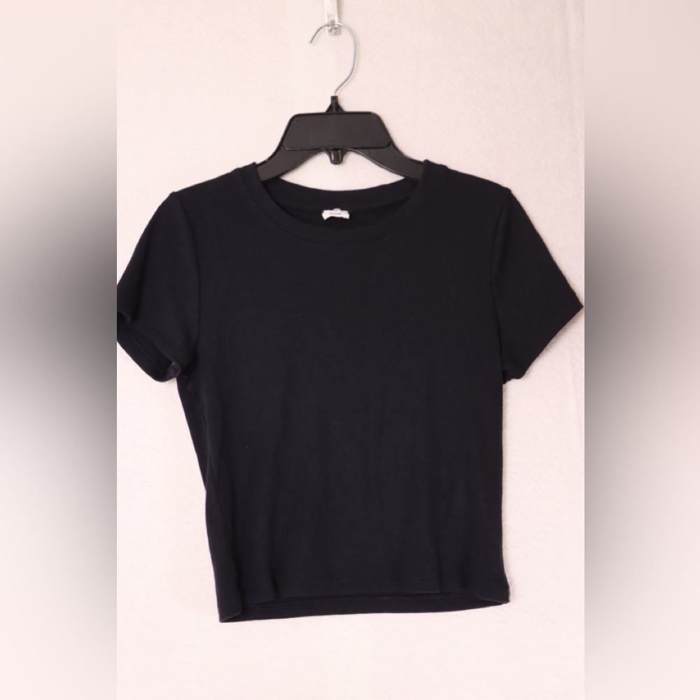 Aritzia Wilfred Black Crop Top